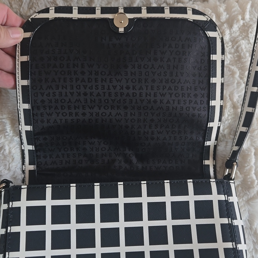 kate spade Black and White Crossbody Bag like new condition - Picture 3 of 8